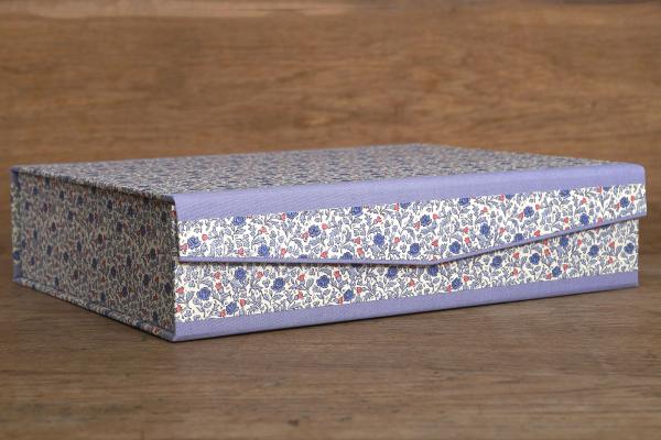 box with rose motif linen lilac
